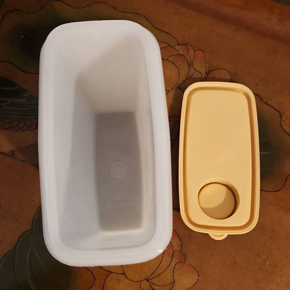 Tupperware Pour & Store Container 509-11 499-12